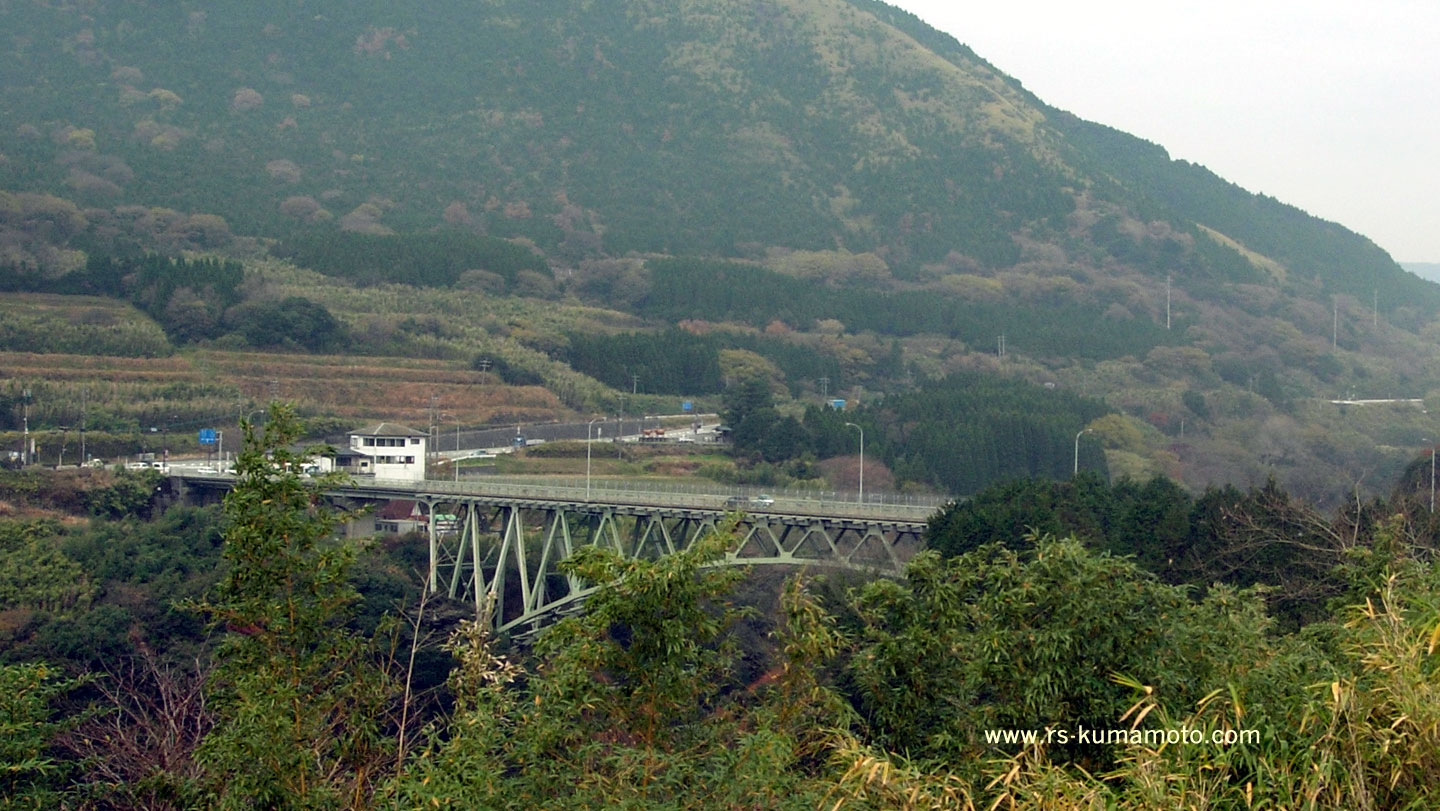 震災前の旧阿蘇大橋　2011年12月撮影