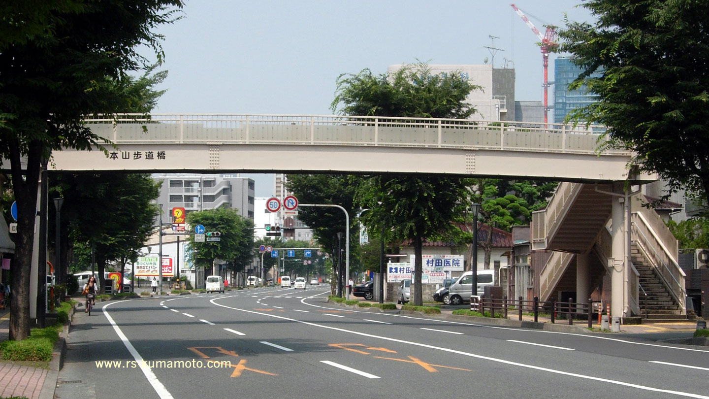 本山歩道橋西側　2011年6月撮影
