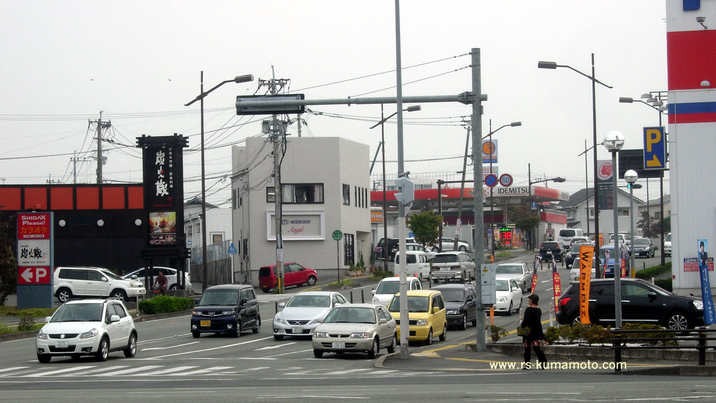 保田窪北交差点　東方向　2011年10月撮影