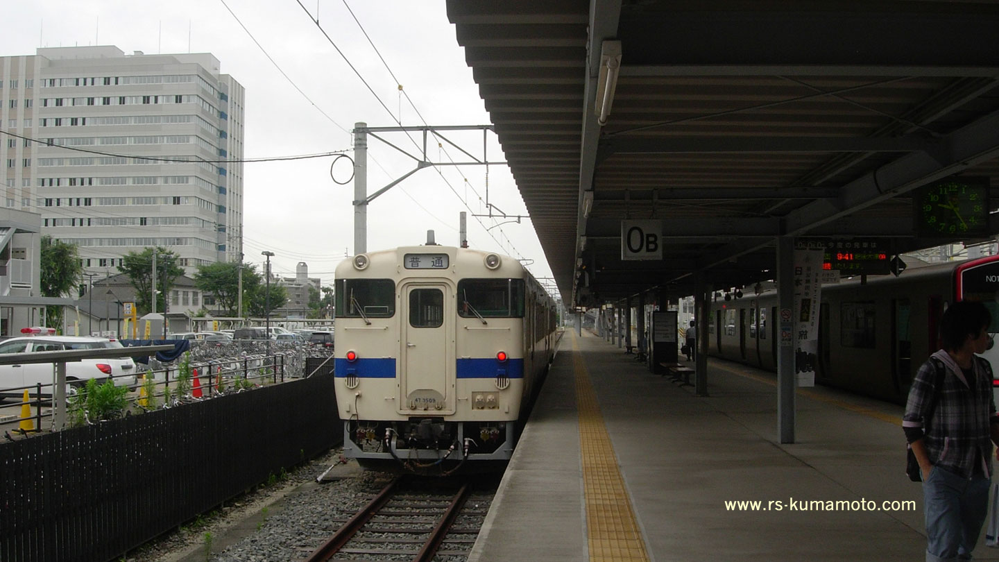 熊本駅豊肥線０番Bホーム停車中のキハ40系　2010年7月撮影